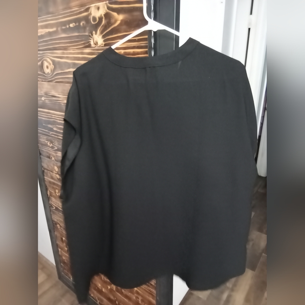 Women's Top Size XL - Picture 2 of 3